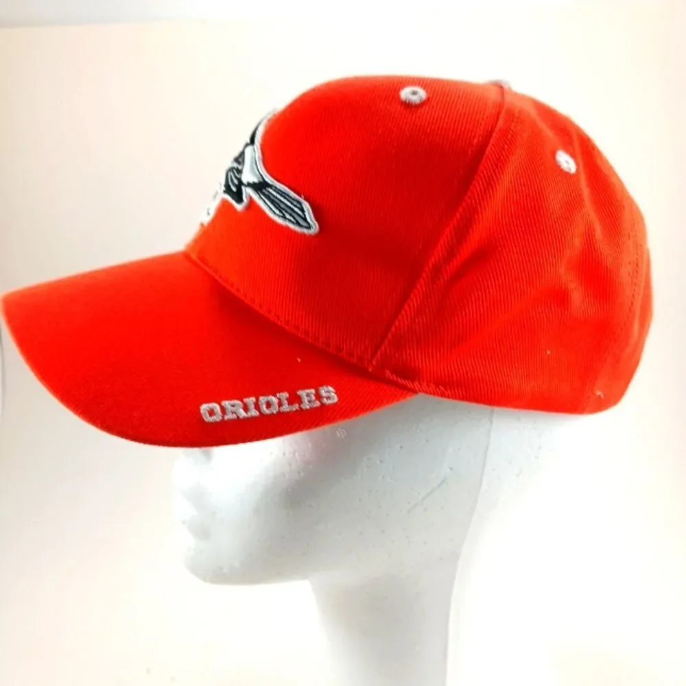 Youths NWOT Baltimore Orioles Embroidered Baseball Hat. Hook and Eye Closure....